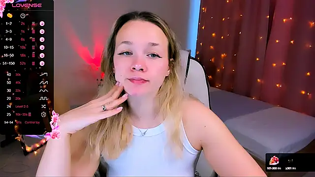 Snapshot of SherillBrill chatting on 8, 3, 2025 SherillBrill online show from 8, 3, 2025