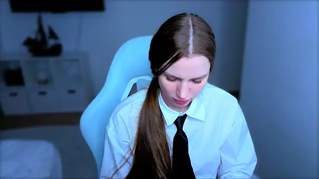 StellaLawless online show from 18, 3, 2026