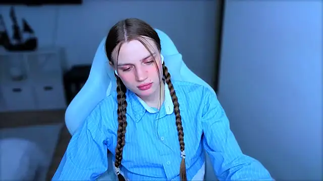 StellaLawless online show from 24, 3, 2026