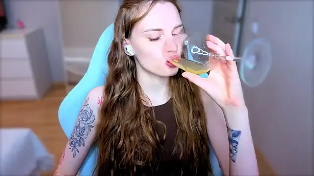 StellaLawless online show from 29, 5, 2026