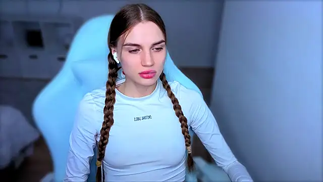 StellaLawless online show from 23, 9, 2025