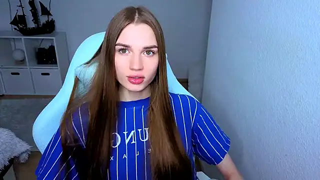 StellaLawless online show from 5, 10, 2025