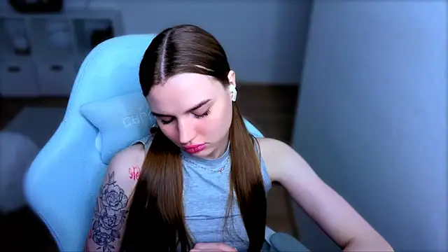 StellaLawless online show from 17, 11, 2025