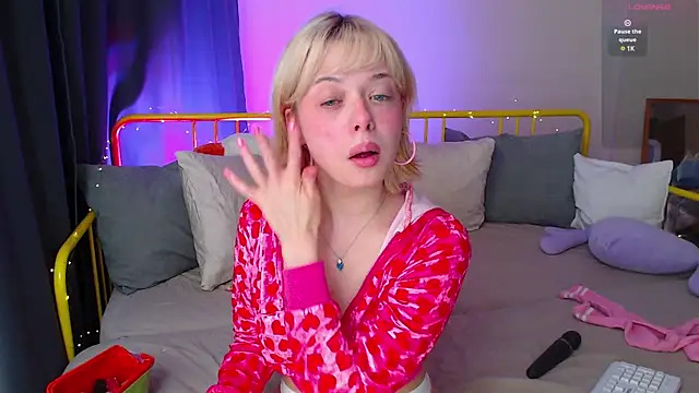 KatieMelone online show from 3, 3, 2025