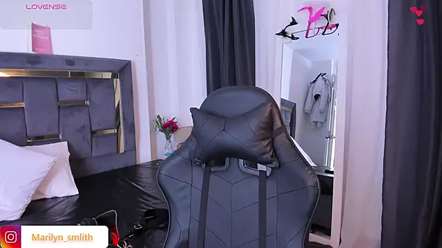 MarilynSmIith online show from 25, 11, 2025