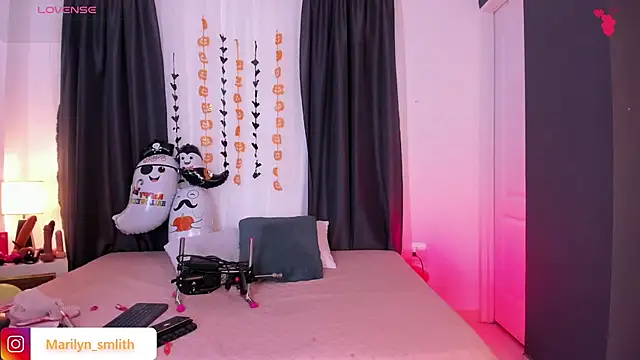 MarilynSmIith online show from 13, 10, 2025