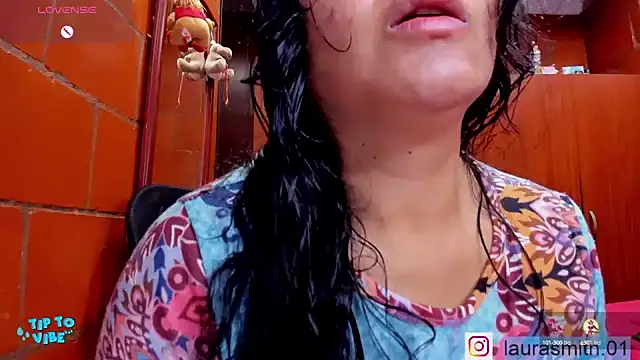 laura smith0 online show from 12, 10, 2025