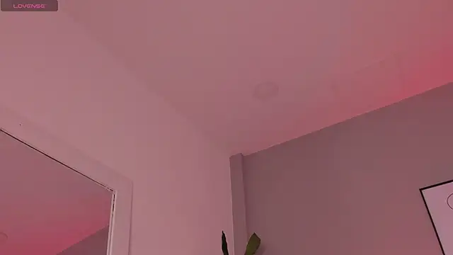 Snapshot of SarayRogers chatting on 21, 2, 2025 SarayRogers online show from 21, 2, 2025