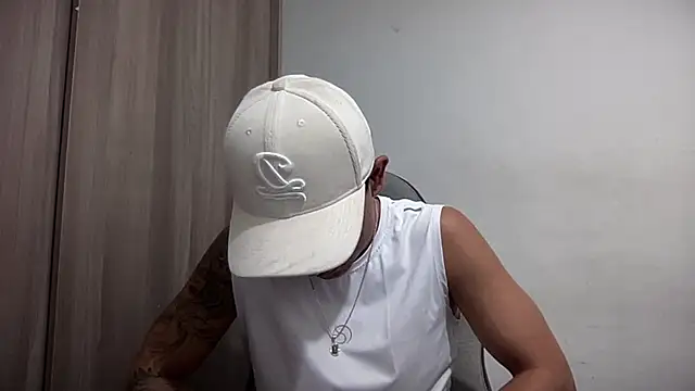 Snapshot of bob_petterson chatting on 17, 1, 2025 bob petterson online show from 17, 1, 2025