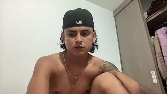 Snapshot of bob_petterson chatting on 26, 10, 2025 bob petterson online show from 26, 10, 2025