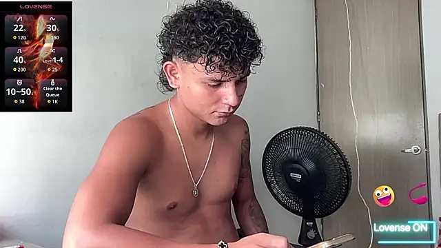 Snapshot of bob_petterson chatting on 22, 11, 2025 bob petterson online show from 22, 11, 2025