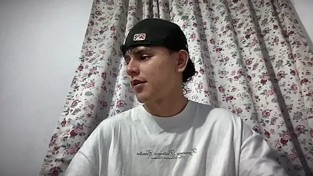 Snapshot of bob_petterson chatting on 23, 1, 2025 bob petterson online show from 23, 1, 2025