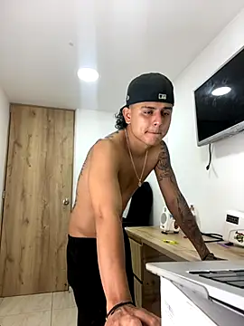 Snapshot of bob_petterson chatting on 23, 9, 2025 bob petterson online show from 23, 9, 2025