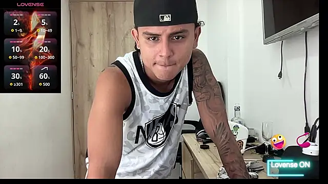 Snapshot of bob_petterson chatting on 15, 10, 2025 bob petterson online show from 15, 10, 2025