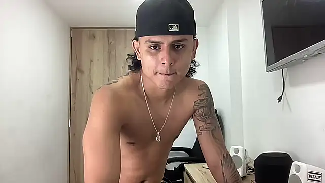 Snapshot of bob_petterson chatting on 25, 9, 2025 bob petterson online show from 25, 9, 2025