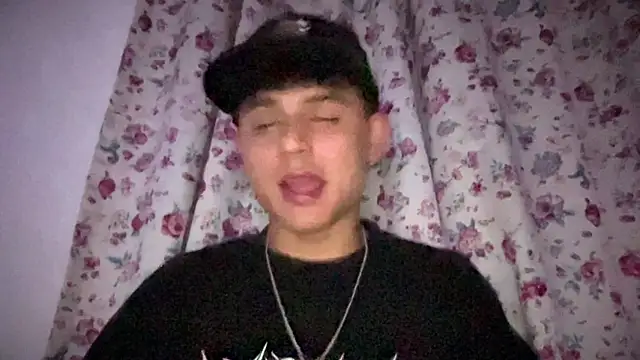 Snapshot of bob_petterson chatting on 20, 1, 2025 bob petterson online show from 20, 1, 2025