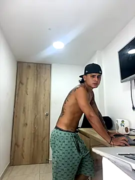 Snapshot of bob_petterson chatting on 8, 10, 2025 bob petterson online show from 8, 10, 2025