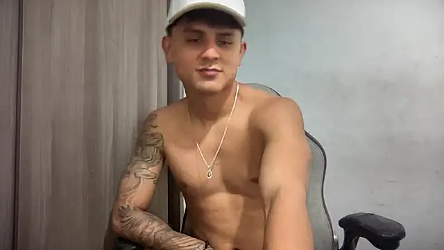 Snapshot of bob_petterson chatting on 16, 1, 2025 bob petterson online show from 16, 1, 2025