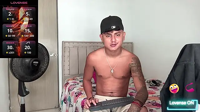 Snapshot of bob_petterson chatting on 13, 11, 2025 bob petterson online show from 13, 11, 2025