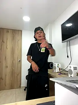 Snapshot of bob_petterson chatting on 7, 10, 2025 bob petterson online show from 7, 10, 2025