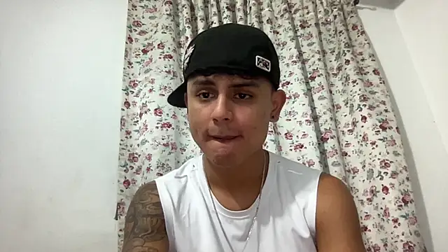 Snapshot of bob_petterson chatting on 7, 1, 2025 bob petterson online show from 7, 1, 2025