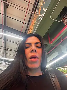 Snapshot of valecruz903 chatting on 12, 11, 2025 valecruz903 online show from 12, 11, 2025