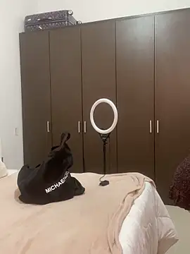 Snapshot of valecruz903 chatting on 17, 2, 2025 valecruz903 online show from 17, 2, 2025