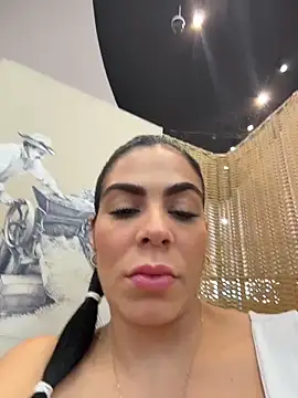 Snapshot of valecruz903 chatting on 28, 10, 2025 valecruz903 online show from 28, 10, 2025