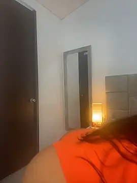 Snapshot of valecruz903 chatting on 11, 10, 2025 valecruz903 online show from 11, 10, 2025