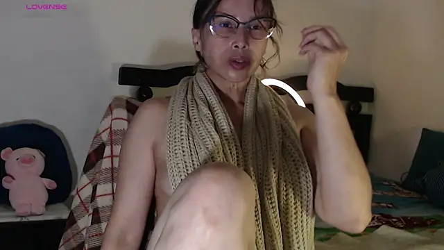 velvet lips01 online show from 7, 4, 2026