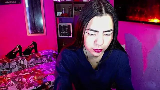 Snapshot of IsisRouse chatting on 30, 11, 2025 IsisRouse online show from 30, 11, 2025