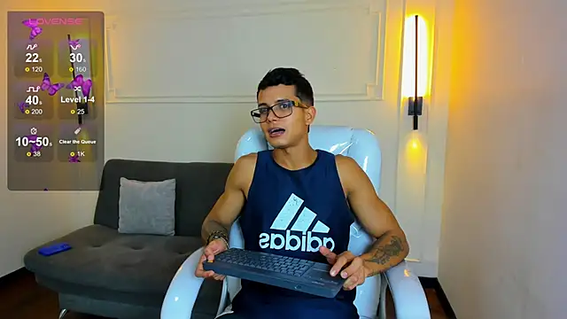 Snapshot of Paradise_boy_s chatting on 2, 12, 2025 Paradise boy s online show from 2, 12, 2025