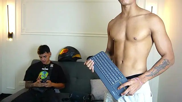 Snapshot of Paradise_boy_s chatting on 17, 1, 2025 Paradise boy s online show from 17, 1, 2025