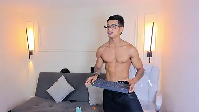 Snapshot of Paradise_boy_s chatting on 16, 9, 2025 Paradise boy s online show from 16, 9, 2025