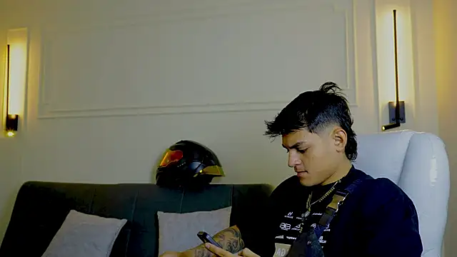 Snapshot of Paradise_boy_s chatting on 31, 1, 2025 Paradise boy s online show from 31, 1, 2025