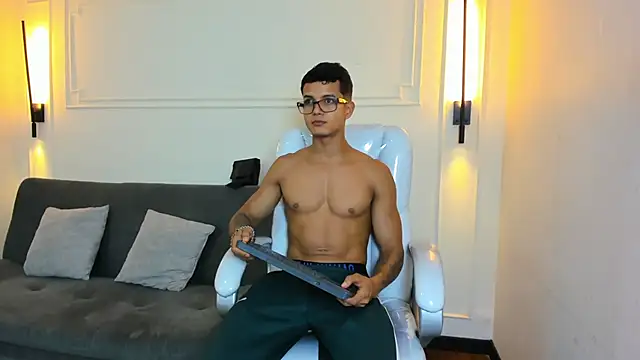 Snapshot of Paradise_boy_s chatting on 29, 11, 2025 Paradise boy s online show from 29, 11, 2025