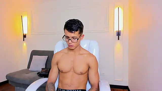 Snapshot of Paradise_boy_s chatting on 22, 11, 2025 Paradise boy s online show from 22, 11, 2025