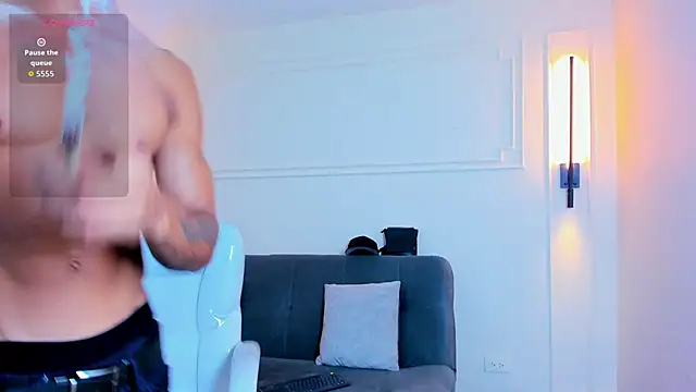 Snapshot of Paradise_boy_s chatting on 7, 11, 2025 Paradise boy s online show from 7, 11, 2025