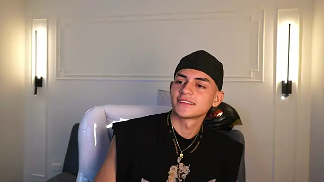 Snapshot of Paradise_boy_s chatting on 16, 1, 2025 Paradise boy s online show from 16, 1, 2025