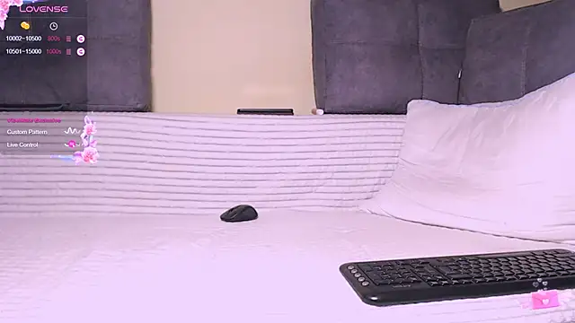 Lina Owl online show from 2, 3, 2025