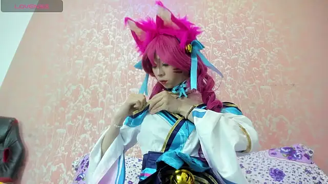 NEZUKO MITSURI online show from 25, 9, 2025