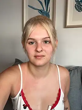 Allylove03 online show from 25, 10, 2025