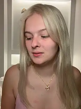 Snapshot of Allylove03 chatting on 29, 4, 2026 Allylove03 online show from 29, 4, 2026