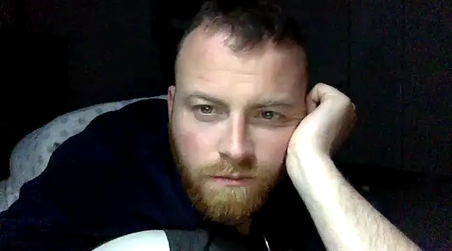 Pelirrojo1234 online show from 6, 2, 2025