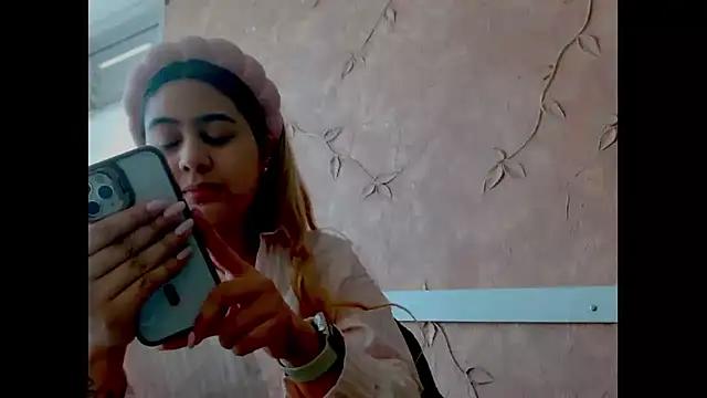 Snapshot of Miabonnett_ chatting on 1, 10, 2025 Miabonnett online show from 1, 10, 2025