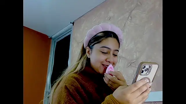 Miabonnett  online show from 12, 1, 2026