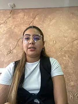 Snapshot of Miabonnett_ chatting on 21, 3, 2025 Miabonnett online show from 21, 3, 2025