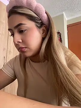 Miabonnett  online show from 19, 6, 2026