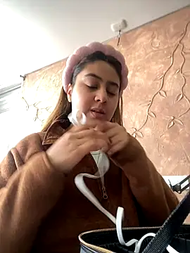 Snapshot of Miabonnett_ chatting on 9, 10, 2025 Miabonnett online show from 9, 10, 2025