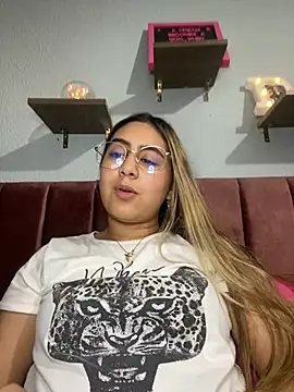 Snapshot of Miabonnett_ chatting on 20, 3, 2025 Miabonnett online show from 20, 3, 2025